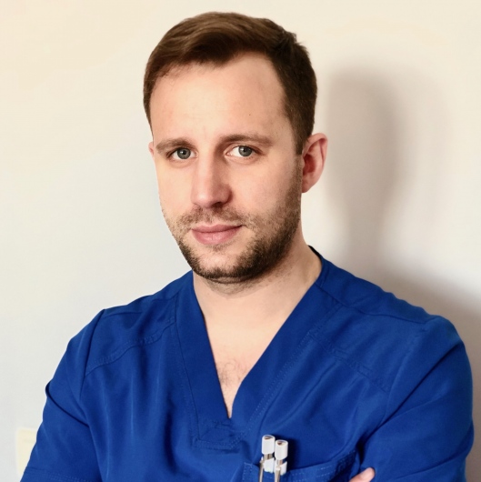 Mateusz Cieklaski ortopeda