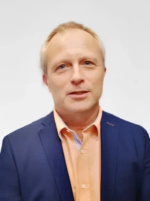 Dr n. med. Przemysław Pencak wykonujący badanie USG Doppler i zabieg embolizacji w gabinecie Glivclinic w Gliwicach